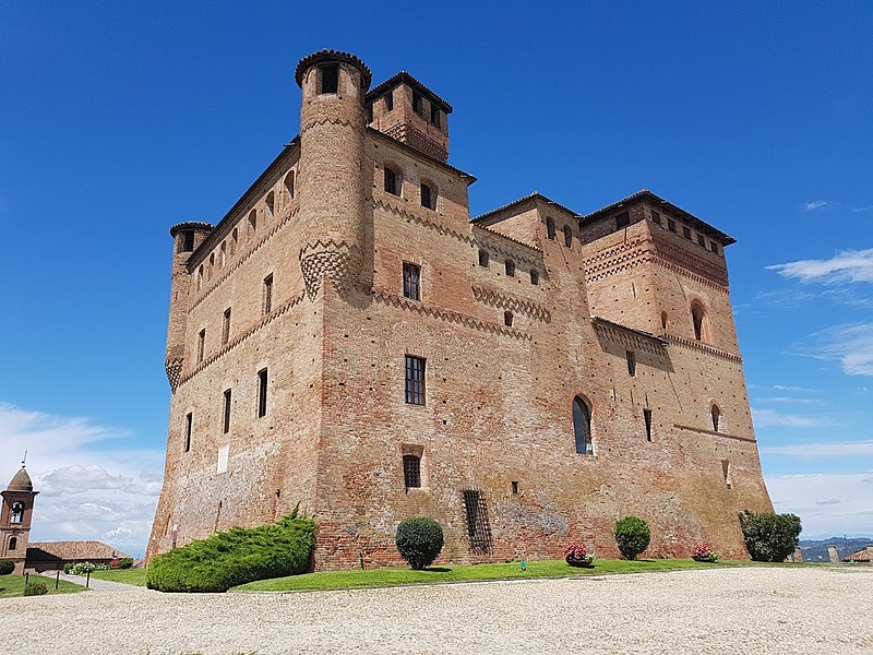 Grinzane Cavour, Langhe, Italia Bound